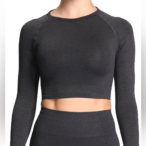 Women’s crop long sleeve work out top - Picture 7 of 11